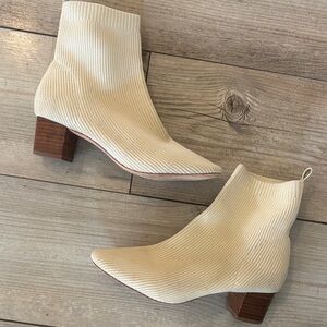 Joie Women’s Elegant Cream Ankle Boots Size 10